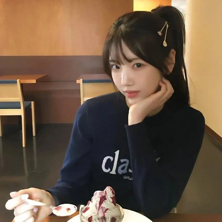 月亮中的亚马逊女人
